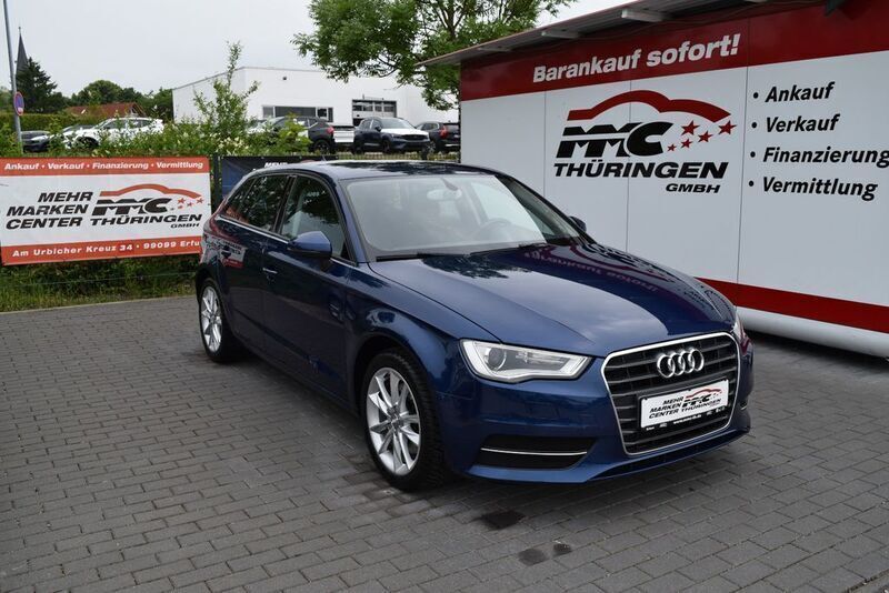 Blau Gebraucht 2013 Audi A3 Sportback Attraction Kleinwagen | 8.990 € (Guter Preis) - Bild 1/4