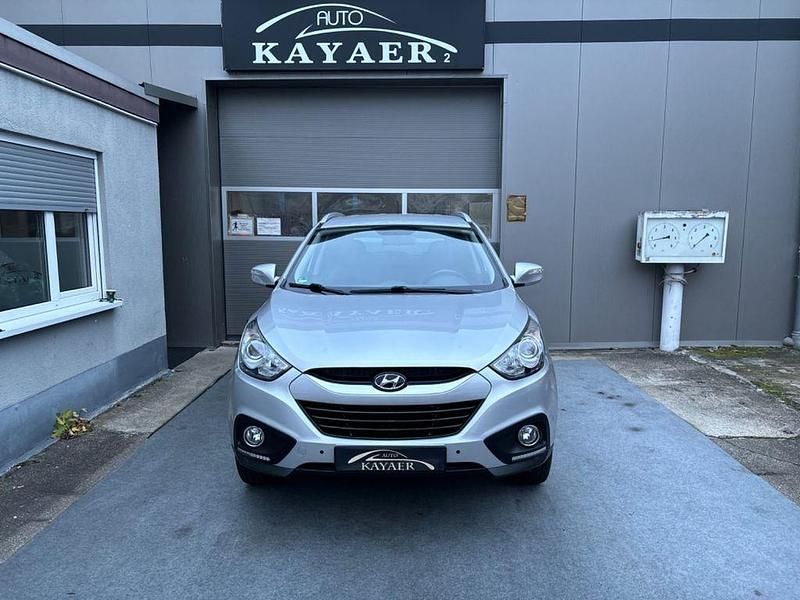 Silber Gebraucht 2012 Hyundai ix35 Premium SUV | 11.999 € (Etwas zu teuer) - Bild 1/4