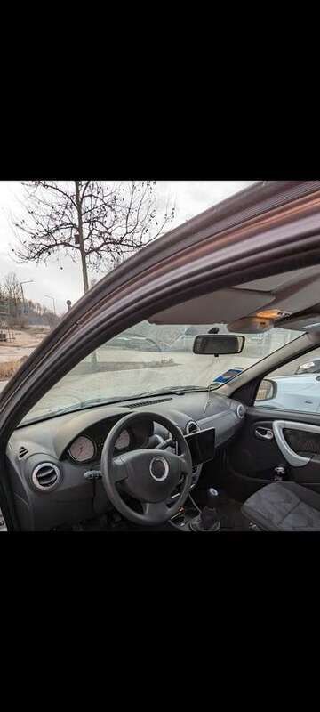 Silber Gebraucht 2009 Dacia Logan Lauréate Limousine | 3.500 € (Fairer Preis) - Bild 1/4