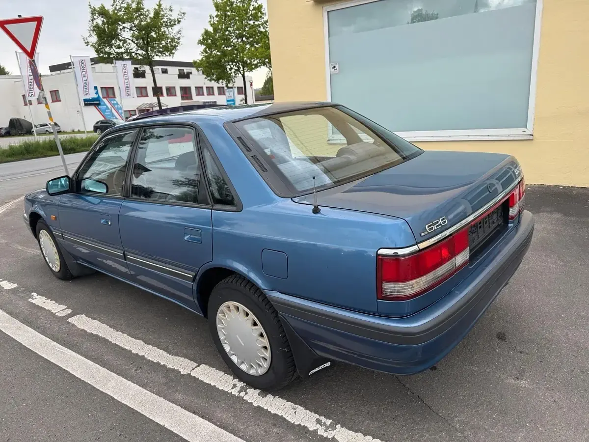 Gebraucht Mazda 626 115 PS (84 kW) 1990 Blau Limousine