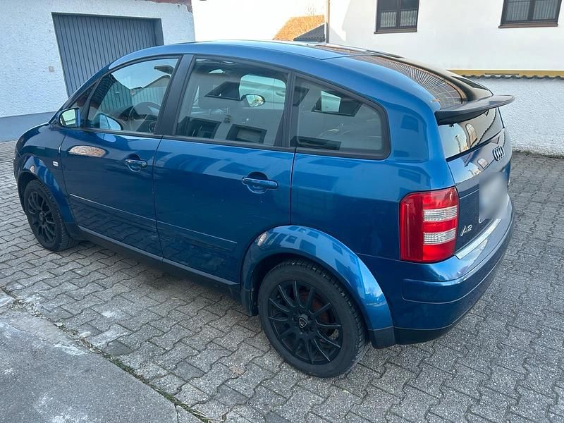Gebraucht Audi A2 75 PS (55 kW) 2005 Blau Kleinwagen