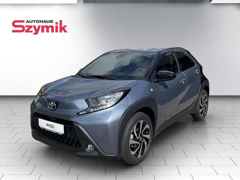 Celestitegrey Neu 2025 Toyota Aygo X SUV | 18.390 € - Bild 1/4