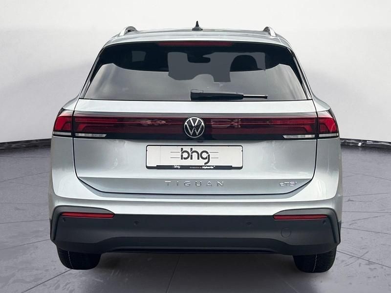 Neu VW Tiguan S 150 PS (110 kW) 2026 Silber SUV