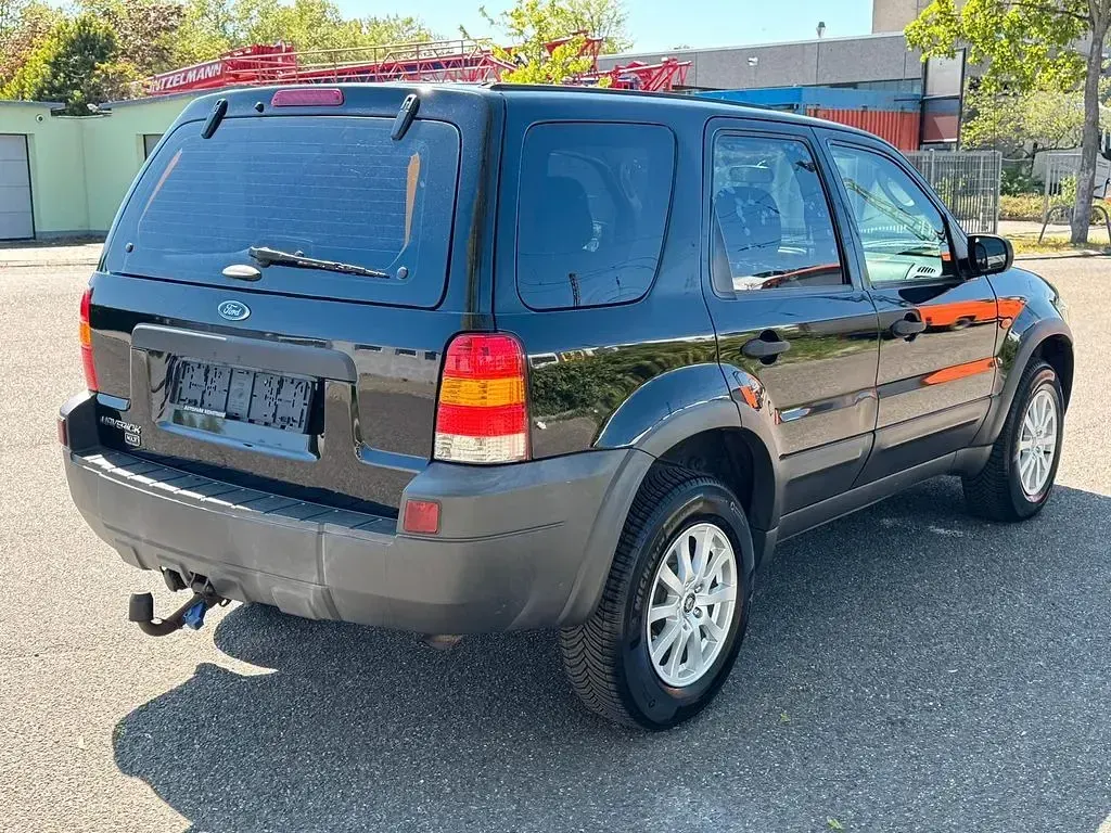 Second-hand Ford Maverick 150 CP (110 kW) 2004 Negru SUV