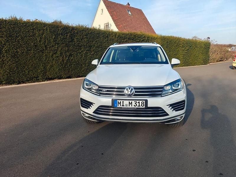 Gebraucht VW Touareg Executive 262 PS (192 kW) 2017 Weiß SUV