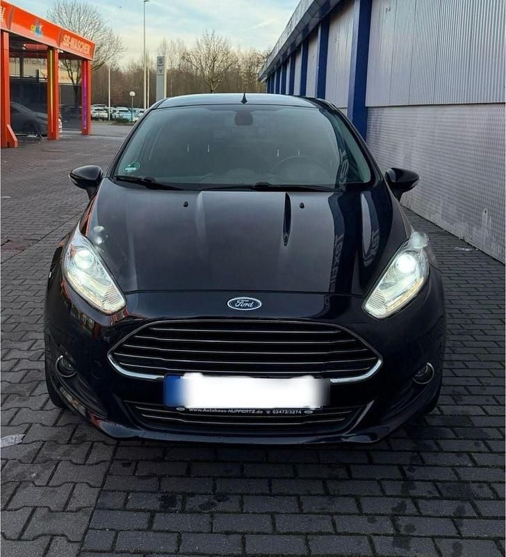 Schwarz Gebraucht 2015 Ford Fiesta Titanium Kleinwagen | 5.500 € (Fairer Preis) - Bild 1/4