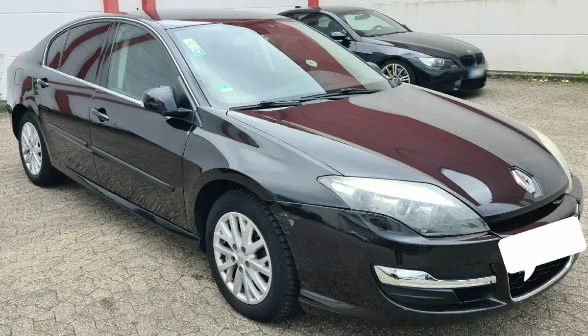 Gebraucht Renault Laguna III Dynamique 150 PS (110 kW) 2013 Schwarz Limousine