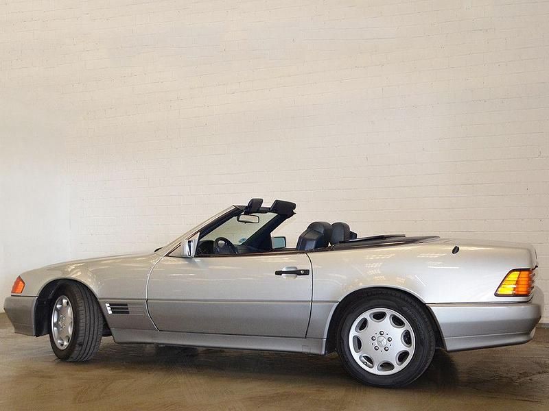 Gebraucht Mercedes SL300 231 PS (169 kW) 1992 Silber Cabrio
