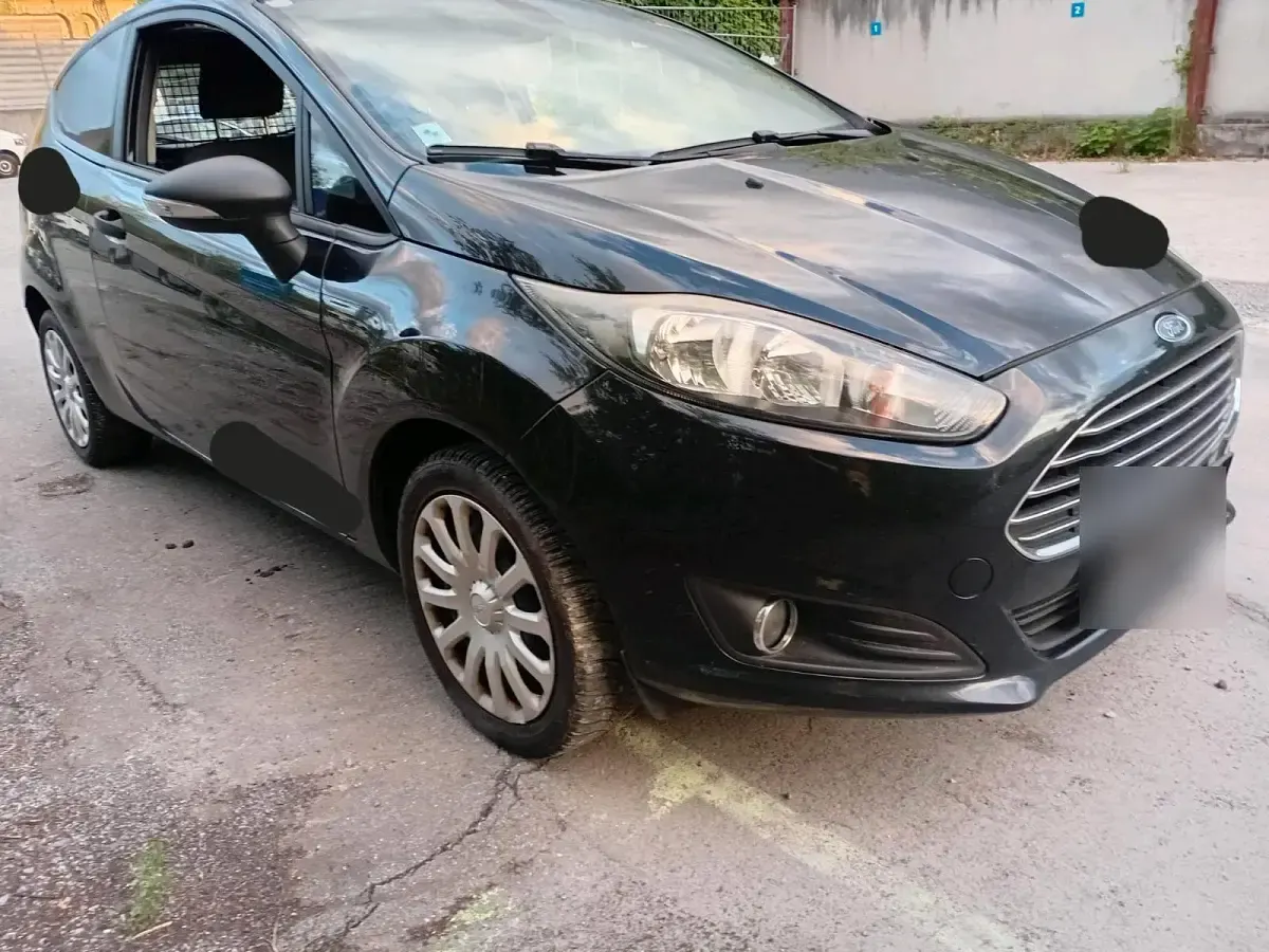 Gebraucht Ford Fiesta 75 PS (55 kW) 2014 Schwarz Kleinwagen