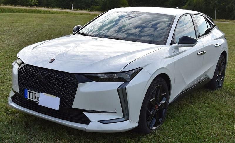 Weiß Gebraucht 2023 DS Automobiles DS4 Performance Limousine | 21.000 € (Superpreis) - Bild 1/4