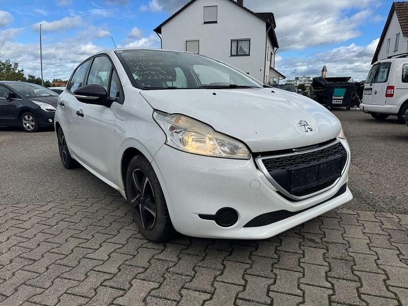 Weiß Gebraucht 2014 Peugeot 208 Access Kleinwagen | 2.490 € (Guter Preis) - Bild 1/4