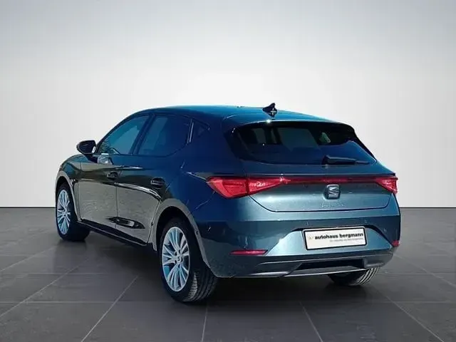 Neu Seat Leon Style 150 PS (110 kW) 2025 Grau Limousine