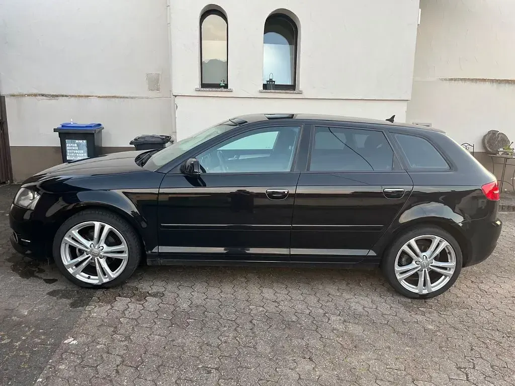 Gebraucht Audi A3 Sport 140 PS (102 kW) 2012 Schwarz Kleinwagen