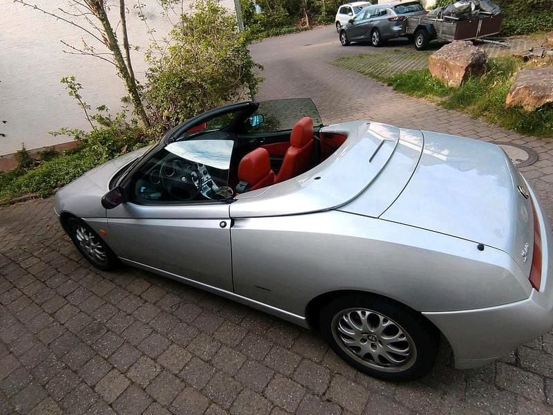 Gebraucht Alfa Romeo Spider 192 PS (141 kW) 1998 Silber Cabrio