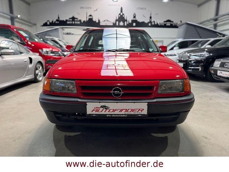 Gebraucht Opel Astra 116 PS (85 kW) 1991 Rot Limousine