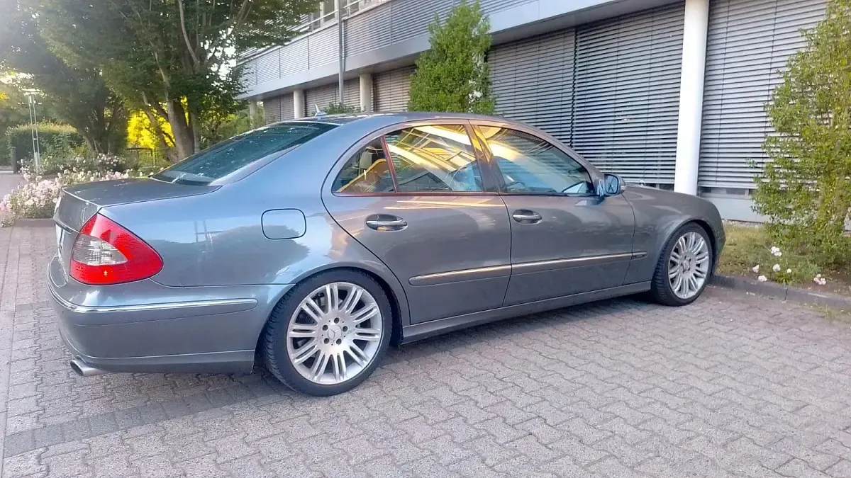 Gebraucht Mercedes E420 400 PS (294 kW) 2006 Grau Limousine