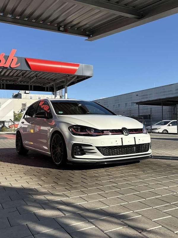 Weiß Gebraucht 2019 VW Golf VII GTI Limousine | 23.493 € (Fairer Preis) - Bild 1/4