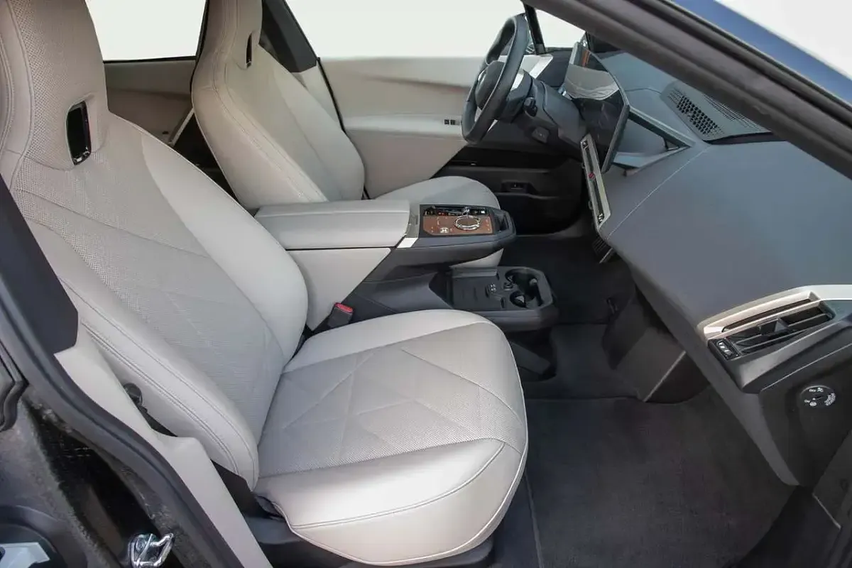 Gebraucht BMW iX Sport Line 384 kW (523 PS) 2025 Rot SUV