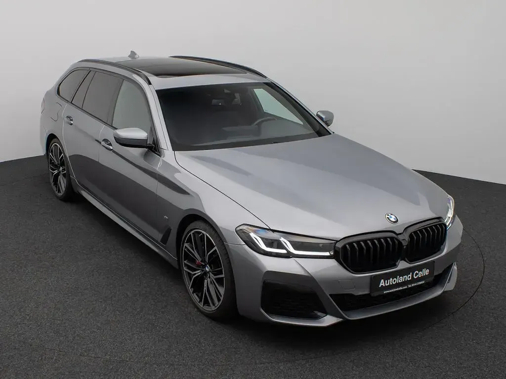 Gebraucht BMW 530 M Sport 286 PS (210 kW) 2023 Grau Limousine