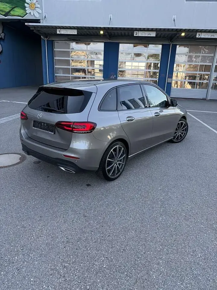 Gebraucht Mercedes B220 190 PS (139 kW) 2020 Grau Kleinwagen