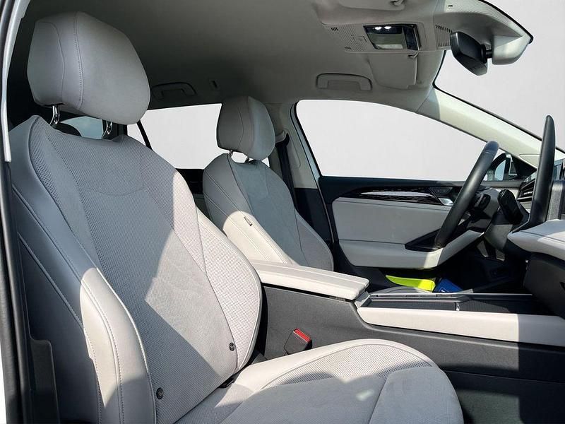 Gebraucht VW Passat Business 150 PS (110 kW) 2024 Pure white Limousine