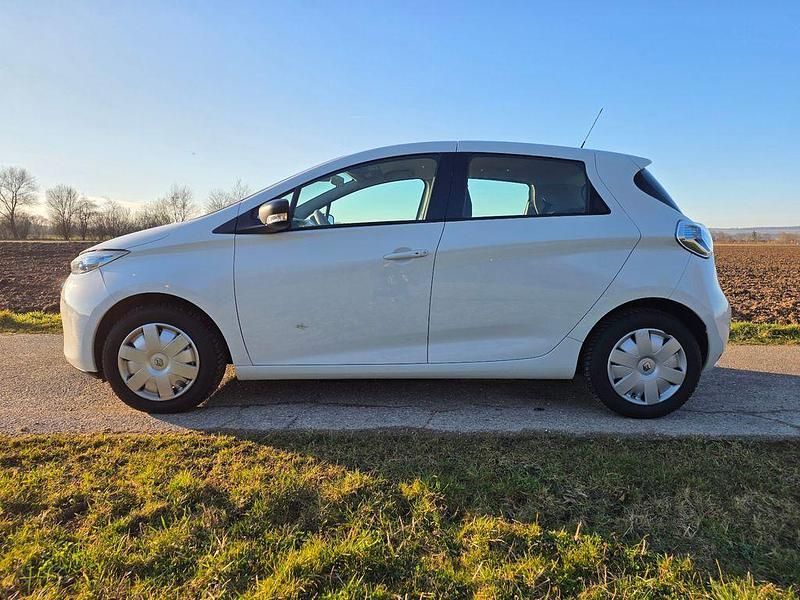 Gebraucht Renault Zoe 42 kW (58 PS) 2018 Weiß Kleinwagen