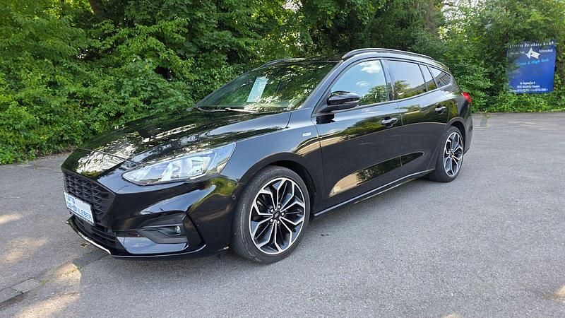 Schwarz Gebraucht 2019 Ford Focus ST-Line Kombi | 15.990 € (Fairer Preis) - Bild 1/4