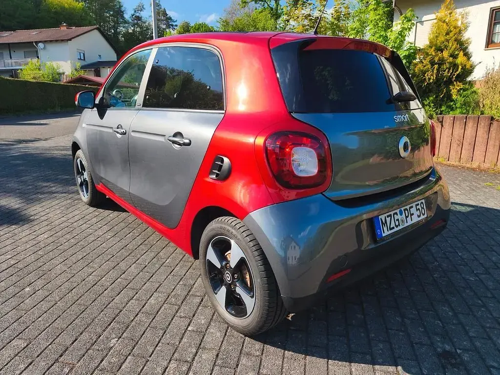 Używany Smart ForFour 90 KM (66 kW) 2019 Szary Hatchback