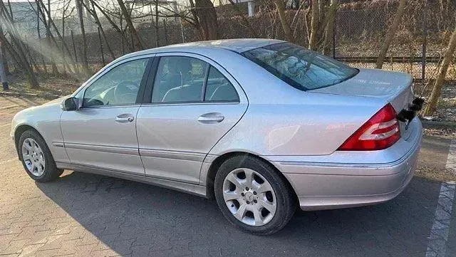Gebraucht Mercedes C200 163 PS (119 kW) 2004 Silber Limousine