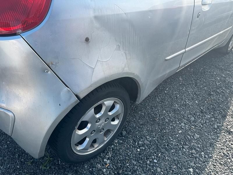 Gebraucht Mitsubishi Colt 95 PS (69 kW) 2006 Silber Kleinwagen