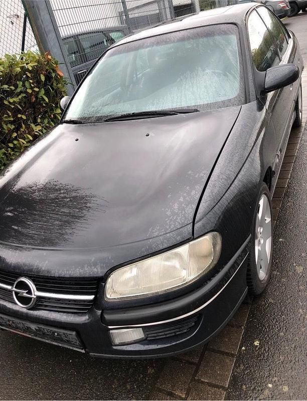 Schwarz Gebraucht 1998 Opel Omega Limousine | 800 € (Guter Preis) - Bild 1/4