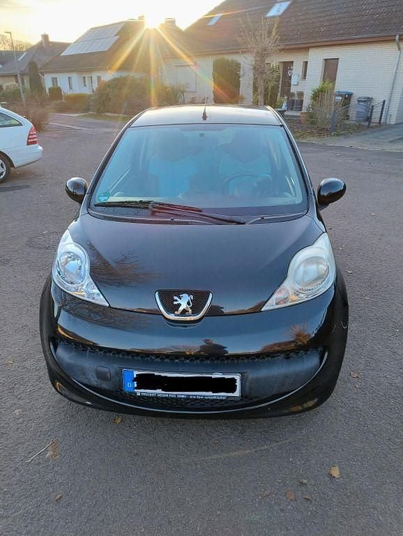 Gebraucht Peugeot 107 68 PS (50 kW) 2009 Schwarz Kleinwagen