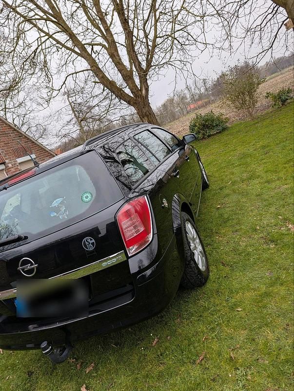 Usata Opel Astra 90 CV (66 kW) 2008 Nero Station wagon