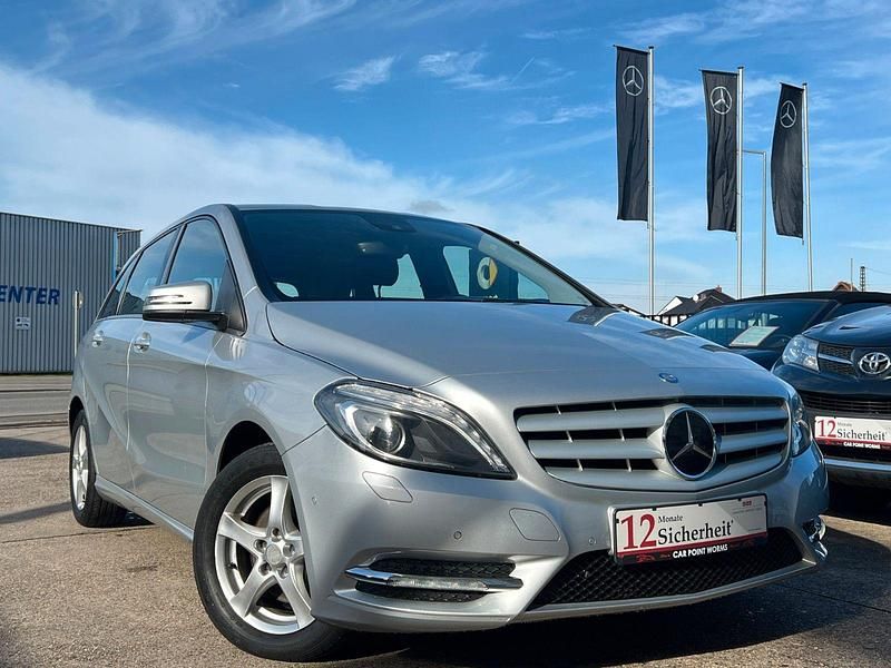 Gebraucht Mercedes B220 170 PS (125 kW) 2014 Silber Van / Kleinbus