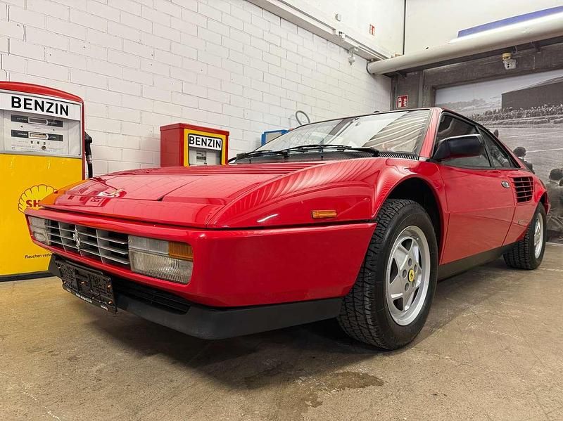 Second-hand Ferrari Mondial 271 CP (199 kW) 1987 Roșu Coupe