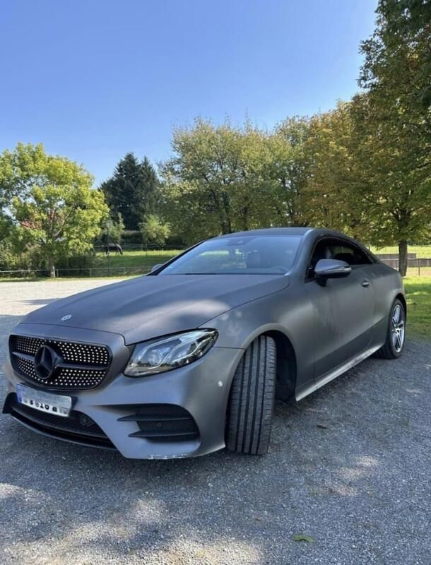 Silber Gebraucht 2017 Mercedes E200 AMG line Coupé | 27.900 € (Fairer Preis) - Bild 1/4