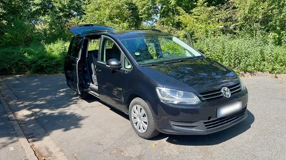 Gebraucht VW Sharan 140 PS (102 kW) 2012 Schwarz Van / Kleinbus