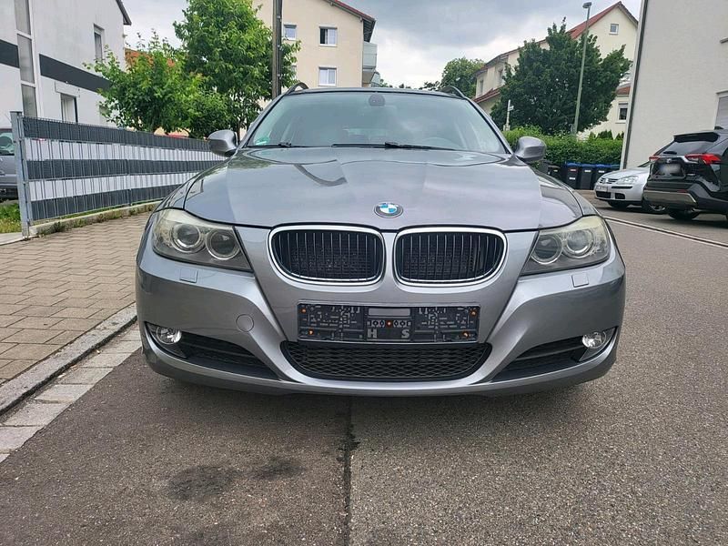 Gebraucht BMW 318 Comfort Edition 143 PS (105 kW) 2009 Grau Kombi