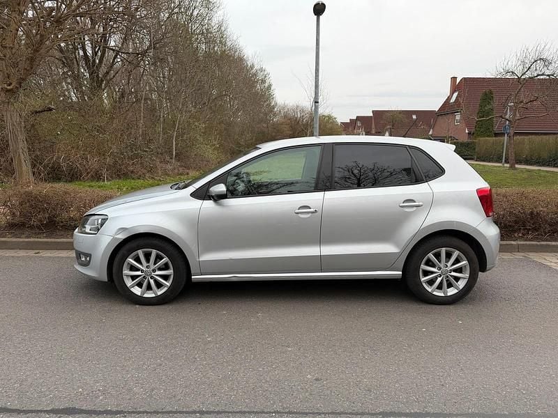 Gebraucht VW Polo Comfortline 90 PS (66 kW) 2012 Silber Kleinwagen