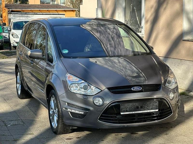 Gebraucht Ford S-MAX Titanium 140 PS (102 kW) 2012 Braun Van / Kleinbus