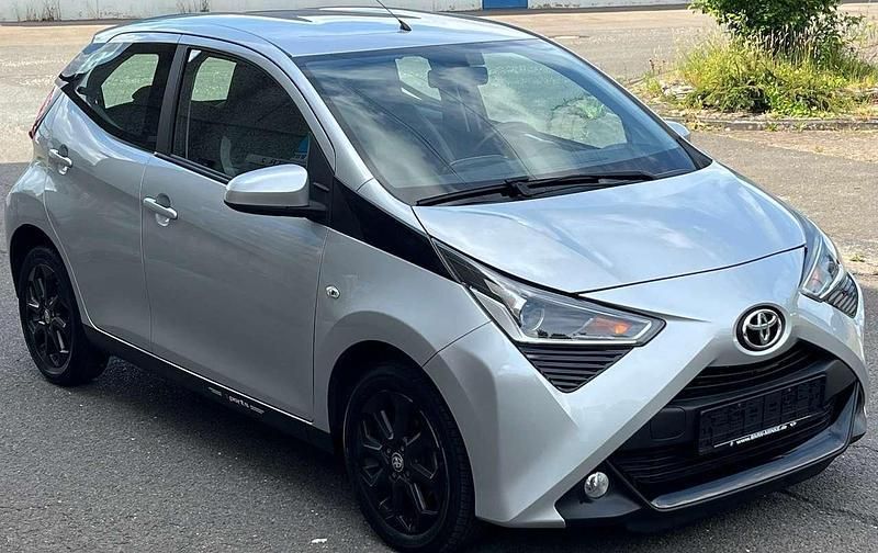 Silver mica metallic Gebraucht 2019 Toyota Aygo Connect Style Kleinwagen | 7.490 € (Guter Preis) - Bild 1/4