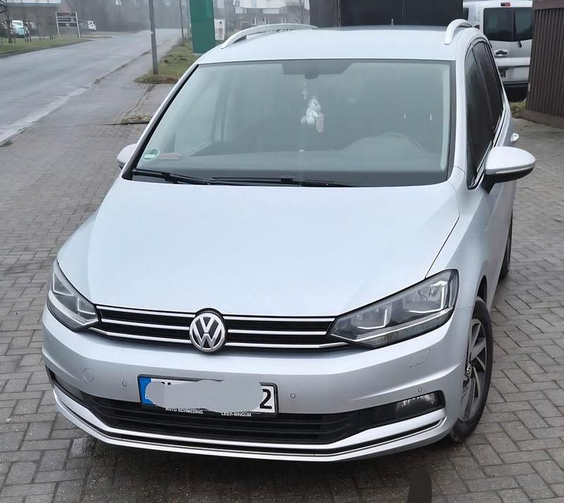 Gebraucht VW Touran Edition 116 PS (85 kW) 2017 Silber Van / Kleinbus