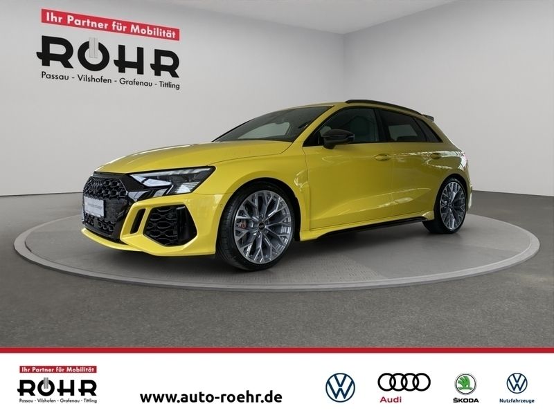 Pythongelbmet Gebraucht 2023 Audi RS3 Sportback Ambiente Kleinwagen | 55.650 € (Superpreis) - Bild 1/4