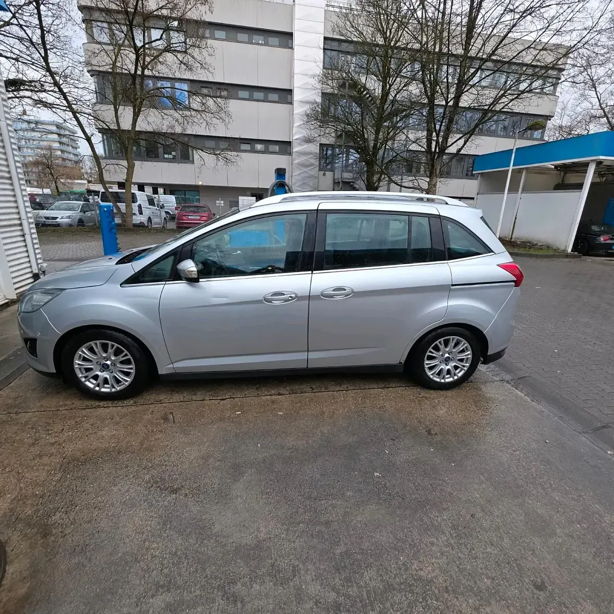 Używany Ford C-MAX 116 KM (85 kW) 2011 Srebrny Minivan