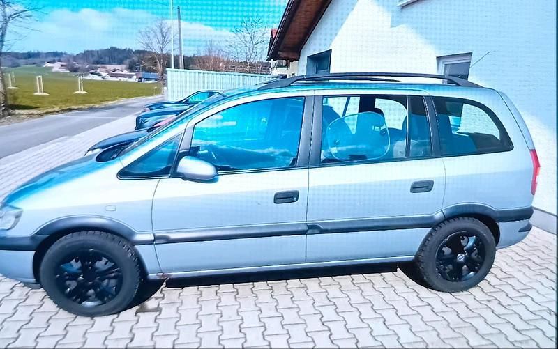 Gebraucht Opel Zafira 125 PS (91 kW) 2001 Silber Van / Kleinbus
