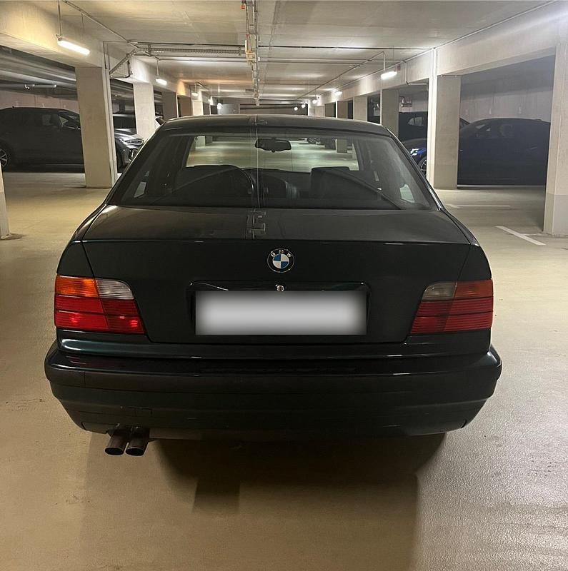Gebraucht BMW 325 192 PS (141 kW) 1994 Grün Limousine
