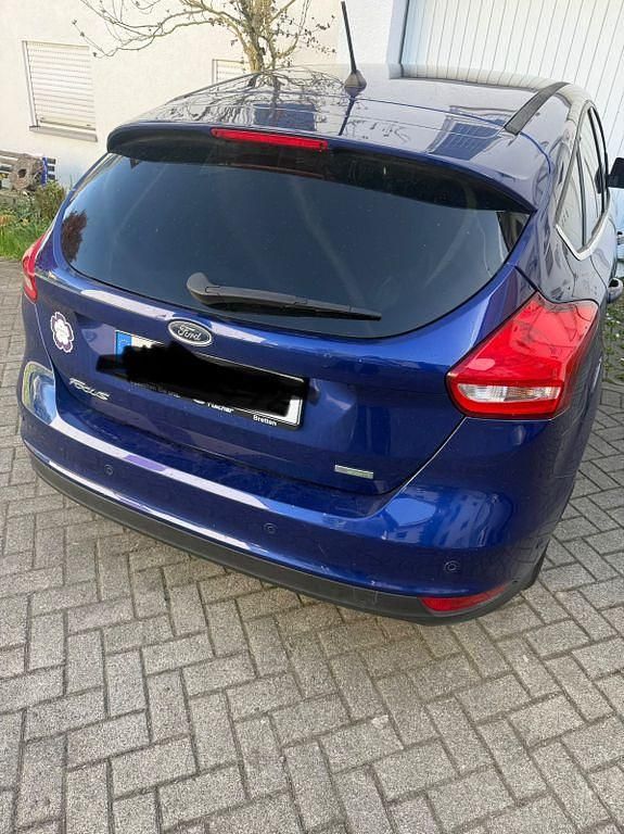 Usata Ford Focus 125 CV (91 kW) 2018 Blu Berlina