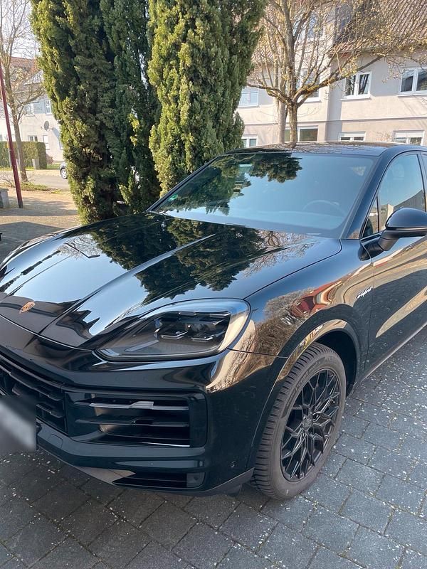 Gebraucht Porsche Cayenne 470 PS (345 kW) 2024 Schwarz SUV