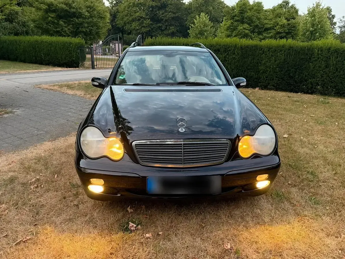 Gebraucht Mercedes C180 143 PS (105 kW) 2004 Schwarz Kombi