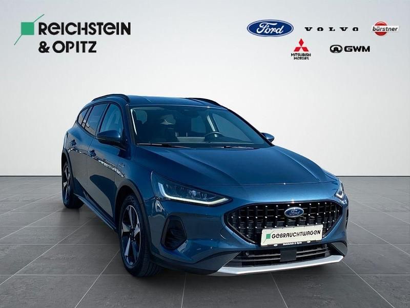 Gebraucht Ford Focus Active X 155 PS (114 kW) 2023 Chroma blau Limousine